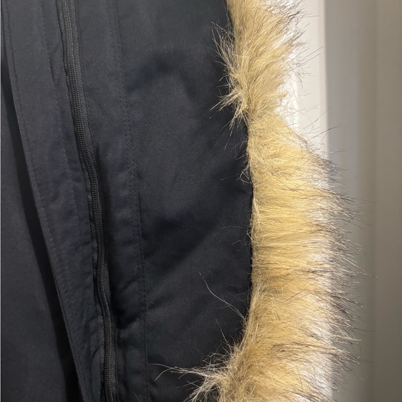 Abercrombie Medium Ultra Jacket - lightly used - Picture 5 of 7